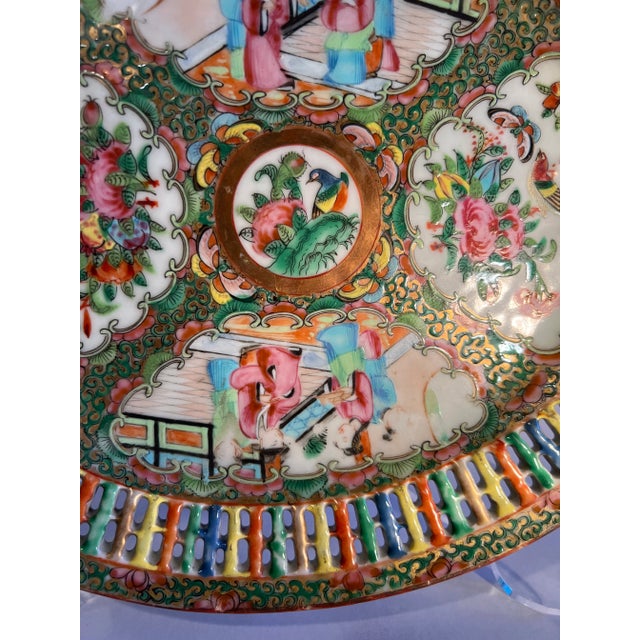 Mid 19th Century Early 19th Century Chinese Rose Medallion Pierced Platter For Sale - Image 5 of 8