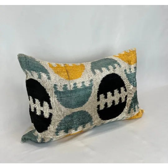 ●Ikats are vibrant fabrics that are hand-dyed and hand-woven. The origins date back to the Turkish people on the Silk Road...