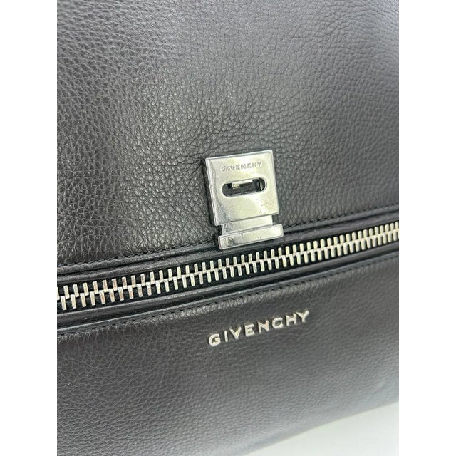 Contemporary Givenchy Black Leather Pandora Pure Flap Bag For Sale - Image 3 of 12