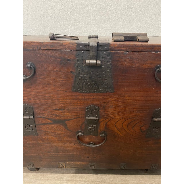 Wood Antique Korean Money Chest Trunk 18th Century Whirlong Log Accents For Sale - Image 7 of 9