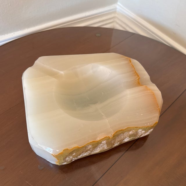 Beautiful vintage 1970s onxy stone ashtray, great look and lines. On the heavier side