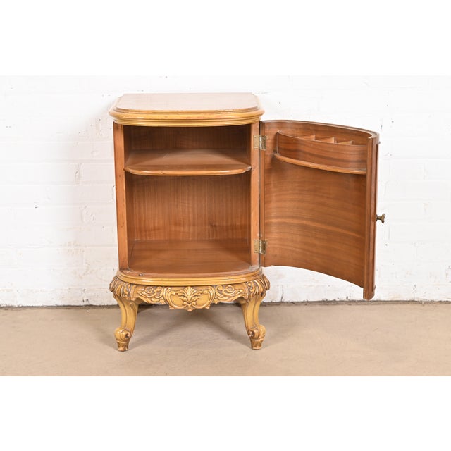 1920s Romweber Style French Provincial Louis XV Flame Mahogany and Parcel Painted Nightstand, Circa 1920s For Sale - Image 5 of 12