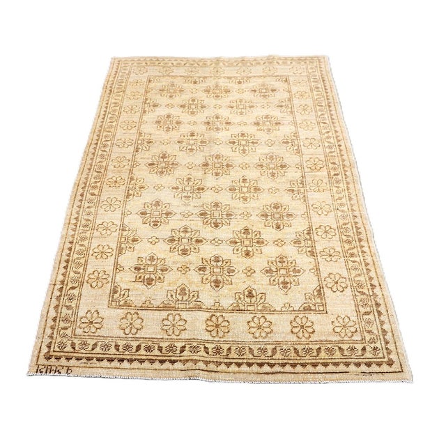 2020s 3'1" X 4'8" Small Ariana Samarkand Collection Soft Honey and Brown Semi Geometric Floral Rug (3' X 5') For Sale - Image 5 of 9