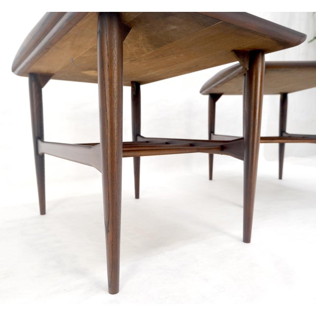 Bassett Furniture Pair American Mid Century Modern Walnut Rolled Edges End Side Tables MINT! For Sale - Image 4 of 13