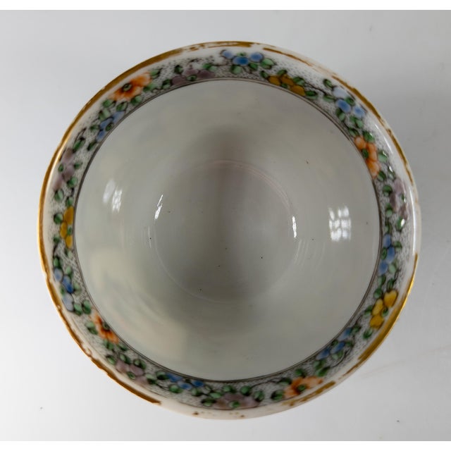19th Century Chinese Export Famille Rose or Famille Verte Cup For Sale - Image 10 of 14
