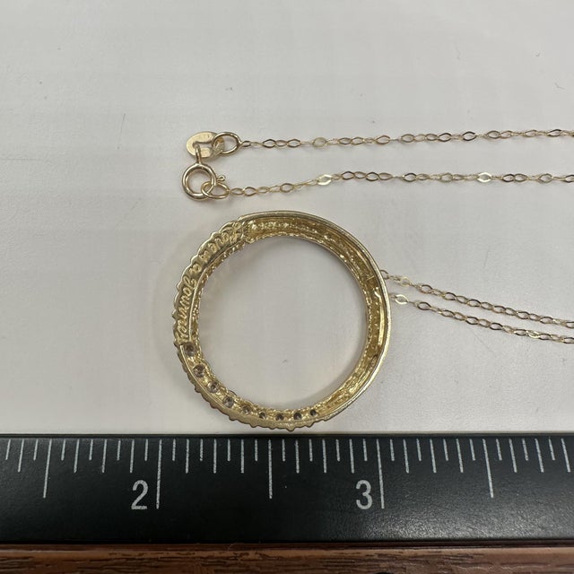 Early 21st Century Diamond Circle Necklace in 14kt Yellow Gold – ~1ctw, 18in, Pre-Loved For Sale - Image 5 of 5