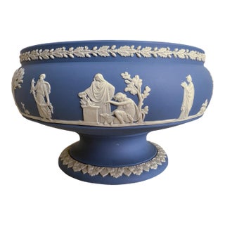 1954 Wedgwood Jasperware Pale Blue Sacrifice Imperial Pedestal Bowl For Sale