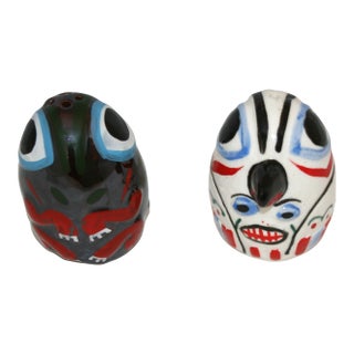Vintage 1960s Japan Hand Painted Ceramic Native Tribal Art Frog and Bird Salt & Pepper Shakers For Sale