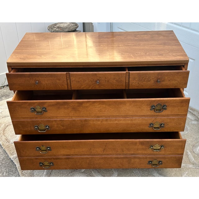 Vtg. Ethan Allen Nutmeg American Style Three Drawer Maple Chest W/Mica Top For Sale - Image 11 of 15