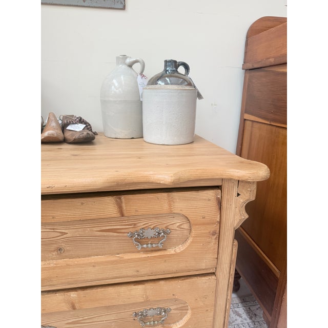 Mid 19th Century Antique English Pine Chest of Drawers For Sale - Image 5 of 9