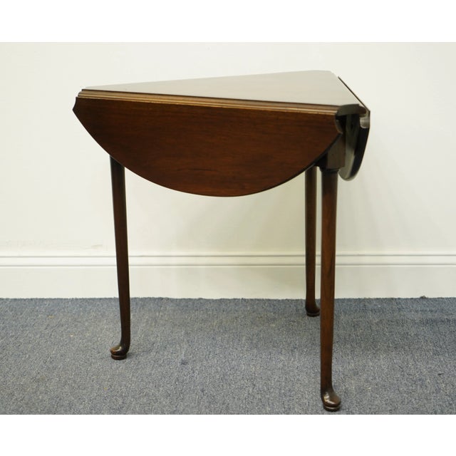 Late 20th Century High End Solid Mahogany Traditional Style 26" Cloverleaf Drop Leaf Accent Pembroke End Table For Sale - Image 5 of 12