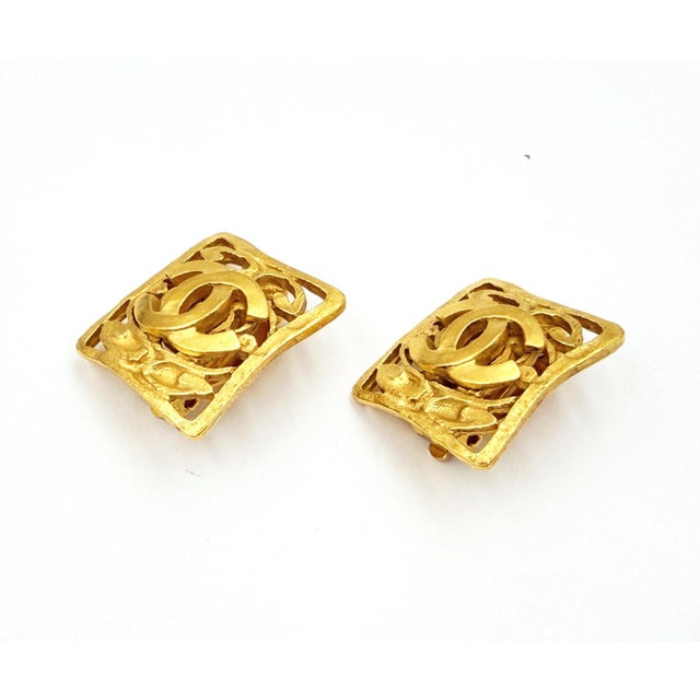 Contemporary Chanel Vintage Gold Plated CC Filigree Rectangle Clip on Earrings, A Pair For Sale - Image 3 of 6