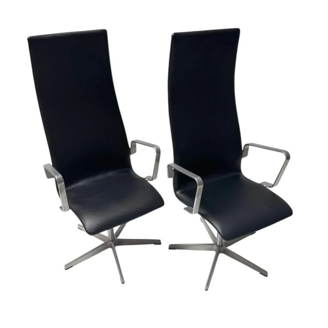 Fritz Hansen Danish Modern Oxford Highback Chairs by Arne Jacobsen for Fritz Hansen, 2004, Set of 2 For Sale - Image 4 of 13