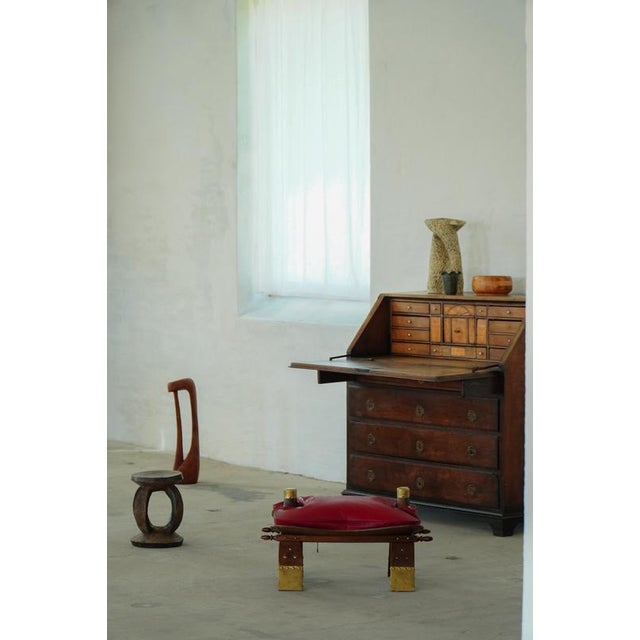 Gold Moroccan Camel Saddle Stool in Stained Wood, Brass and Leather, North Africa, 1980 For Sale - Image 8 of 18