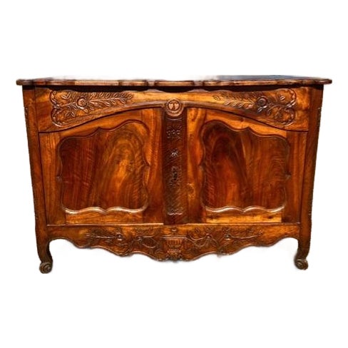 Fine 18th Century French Louis XV Provincial Burl Walnut Sideboard / Buffet. For Sale
