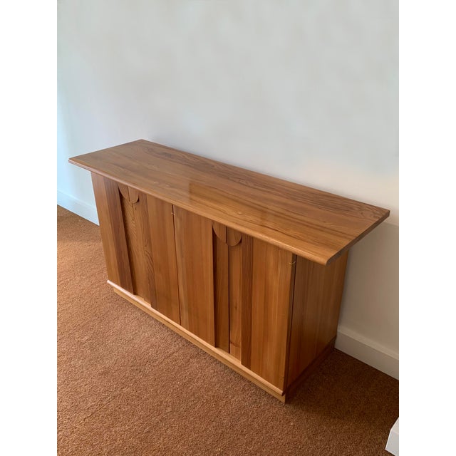 French Four Door Sideboard in Elm with Brass Inserts, 1960s For Sale - Image 3 of 10