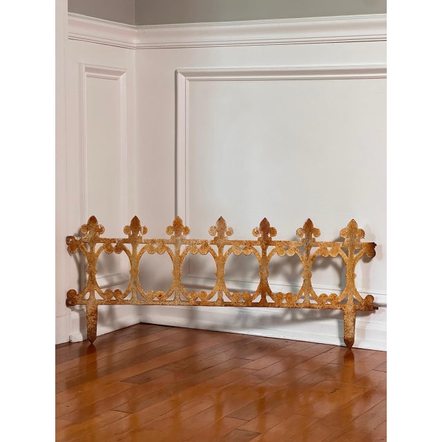 Set of 6 Cast Iron Interlocking Garden Edging Fences, White Paint Patina, 20th Century For Sale - Image 10 of 17