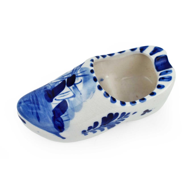 Blue Vintage Hand-Painted Delft Blue Dutch Clog and Windmill Ashtray Set - 4 Pieces - Made in Holland For Sale - Image 8 of 9