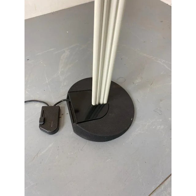 Metal Otello Floor Lamp by Bruno Gecchelin for Oluce, 1980s For Sale - Image 7 of 13