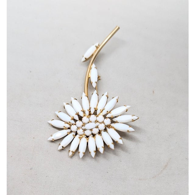 Napier Vintage 1950s Signed Napier Goldtone White Rhinestone Flower Brooch For Sale - Image 4 of 7