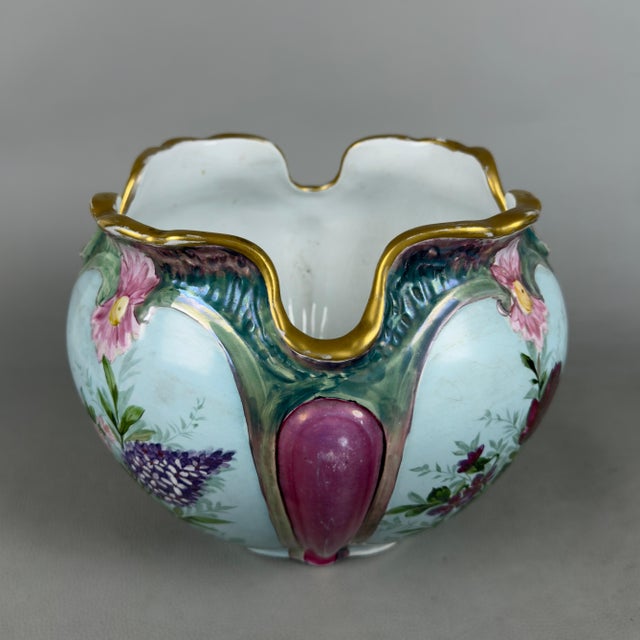 An artifact of rare elegance and exceptional historical value. This magnificent vase by Verbano Laveno represents a...