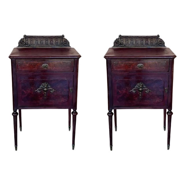 Late 19th Century Pair of French Mahogany Nightstands with Drawer, Door and Bronze Crest For Sale