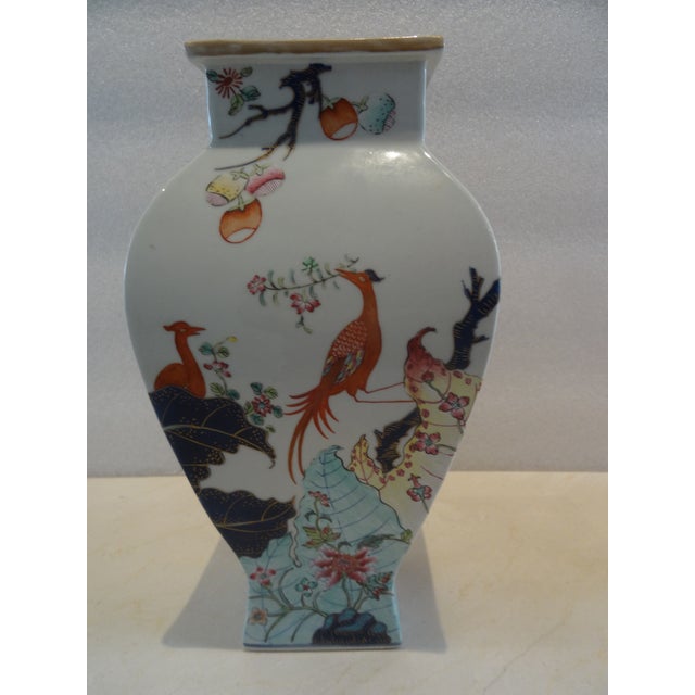 Vintage Chines Tobacco Leaf Vase For Sale - Image 4 of 7