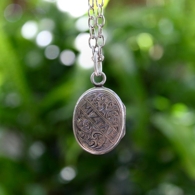 Late 19th Century Victorian Sterling Silver Mizpah Hand Engraved Locket For Sale - Image 11 of 12
