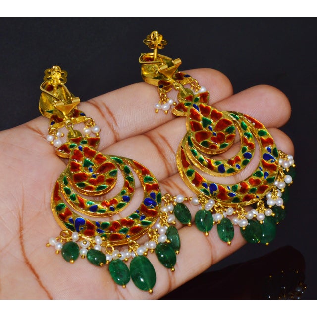 Gold Estate Natural 8.30ct Polki Diamond & 28.30ct Emerald 22k & 18k Gold Chandelier Earrings, Pair For Sale - Image 8 of 13