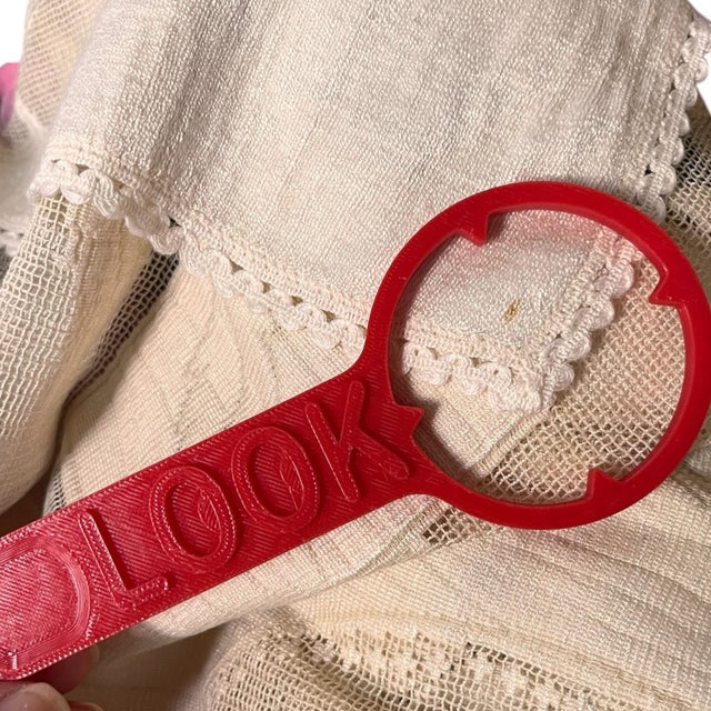 36" X 32" Vintage Small Table Cloth Ivory Floral Farmhouse Traditional Victorian Edwardian Square 36" X 32" For Sale - Image 12 of 12