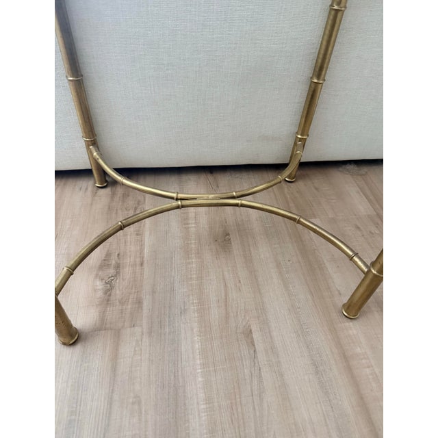 1970s Vintage Brass Faux Bamboo Side Table With Glass Tray Top | Hollywood Regency End Table For Sale - Image 5 of 11