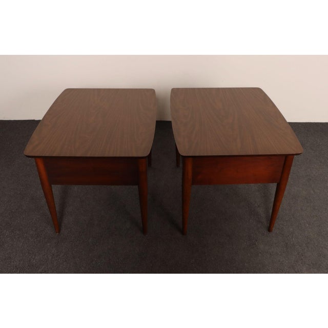 Mid-Century Modern Pair of Vintage Laminate and Walnut Single-Drawer Nightstands / End Tables by Lane For Sale - Image 3 of 18
