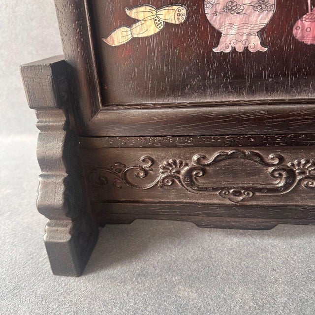 Chinese Vintage Chinese Rosewood Table Screen With Mother of Pearl "Antiques" Inlay For Sale - Image 3 of 9