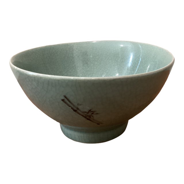 Vintage Korean Porcelain Crackle Celadon Glazed Bamboo Motif Matcha Tea Bowl (Chawan) For Sale