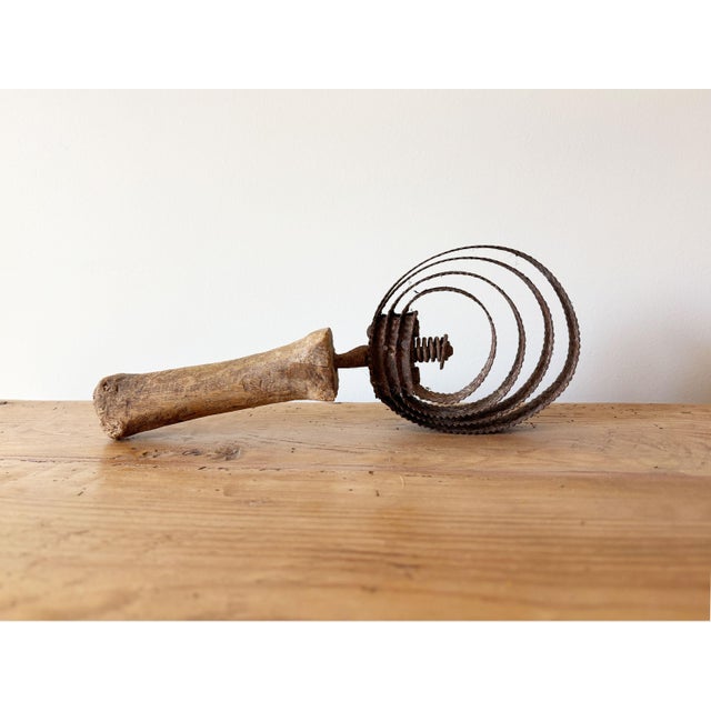 Here is a primitive antique wood and steel horse curry comb brush. This curry comb has a great patina with its rusted...