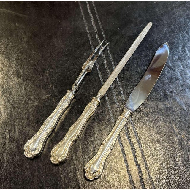 Mappin and Webb Russell pattern silver-plated carving set - Fork L=25cm, Sharpening steel L=25cm, Knife L=29cm This piece...