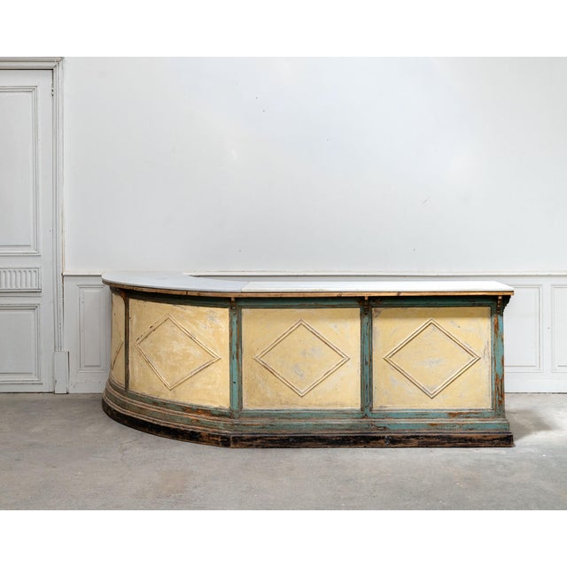 Magnificent antique Italian fir counter dating from the 19th century. A remarkable piece, both for its proportions and the...