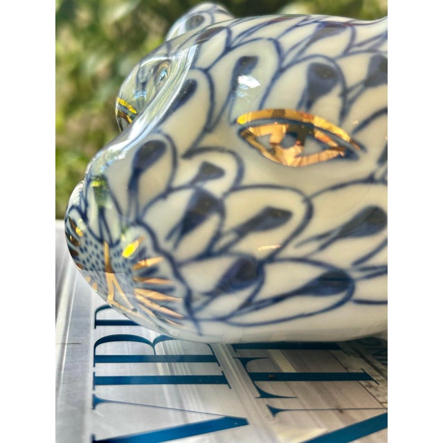 Vintage Blue & White Fishnet Porcelain Cat Sculpture in the Herend Style, 10.5 Inches For Sale In New Orleans - Image 6 of 10