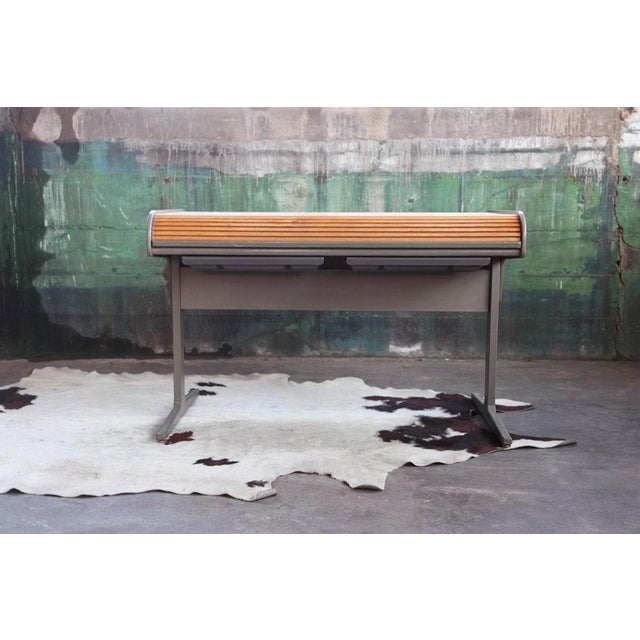 Gray 1970s Mid-Century George Nelson Herman Miller "Action Office" Rolltop Desk Exec. For Sale - Image 8 of 18