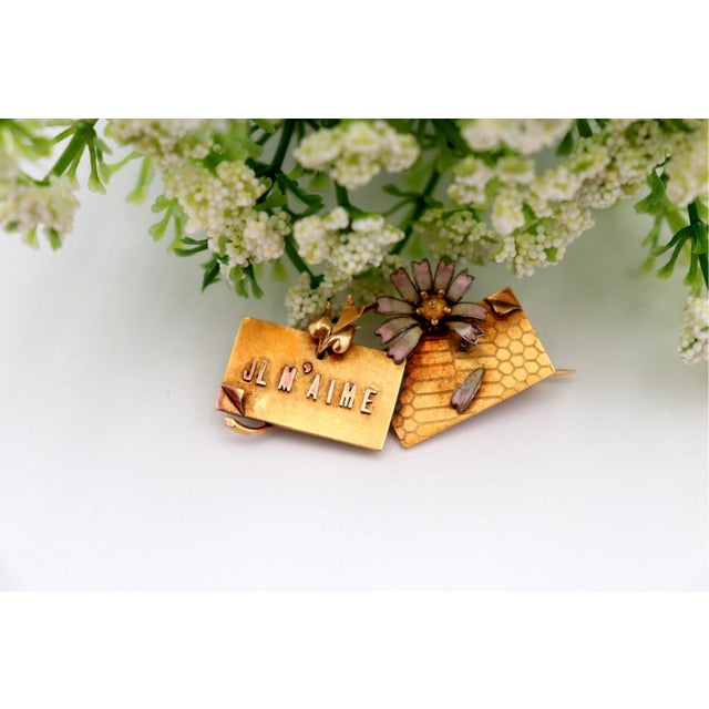 Gold Brooch with Flower Appliqué For Sale - Image 4 of 6