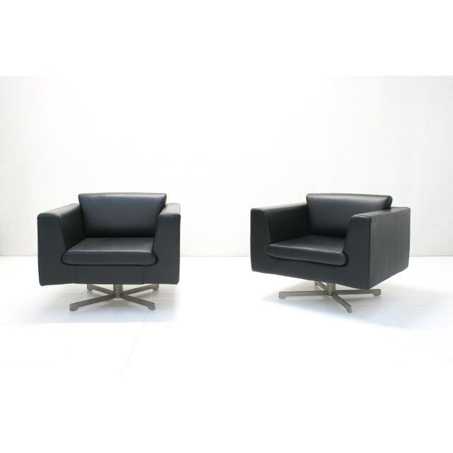 Minimalist Black Leather Swivel Club Chairs, 1990s, Set of 2 For Sale - Image 11 of 11