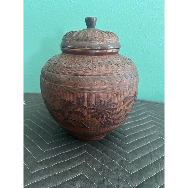 Chinese Antique Chinese Handwoven Bamboo Lidded Jar With Floral Decoration, Early 20th Century For Sale - Image 3 of 9