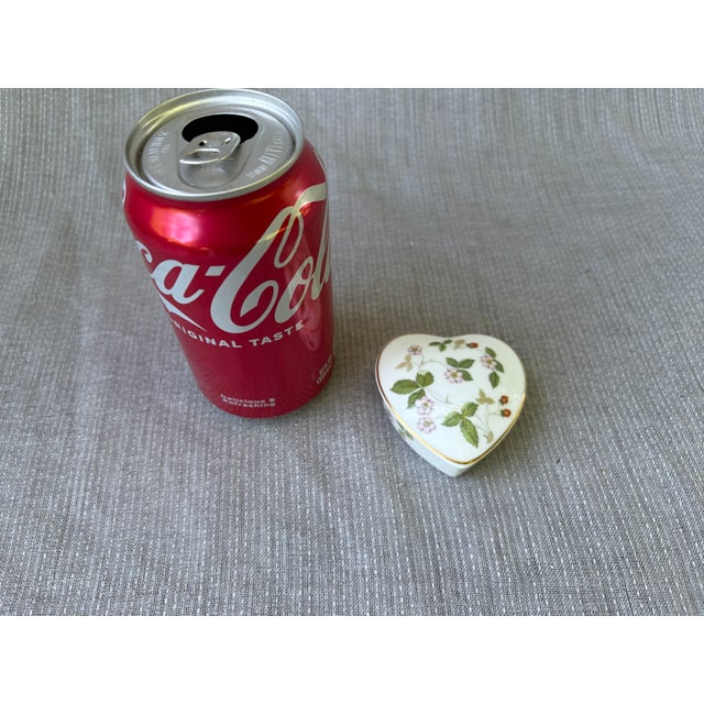 Vintage Wedgwood Floral Strawberry Porcelain Heart Trinket Box For Sale - Image 10 of 12