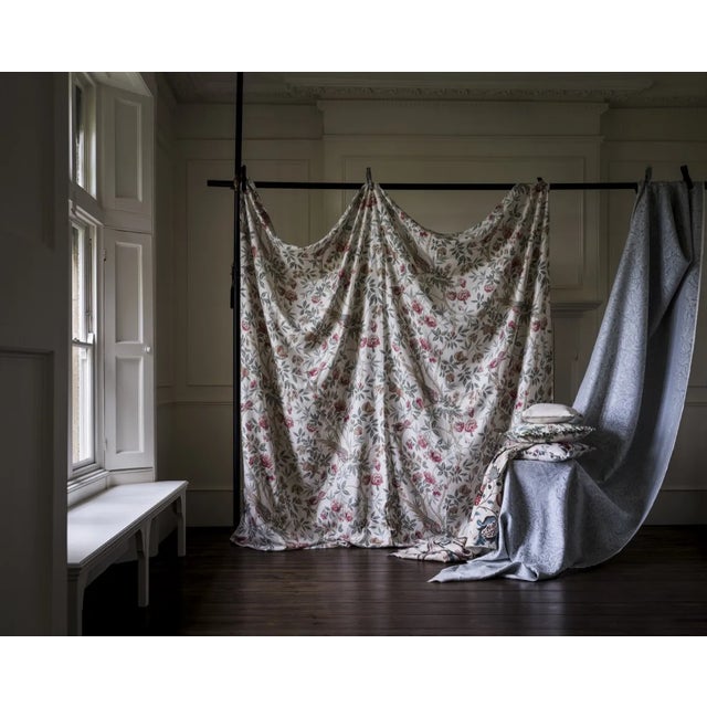 Traditional Sanderson Abbeville Fabric in Rose/Calico For Sale - Image 3 of 3