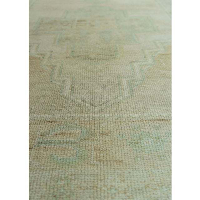 Turkish Turkish Vintage Rug 4'2" x 7'9" #20814 For Sale - Image 3 of 8