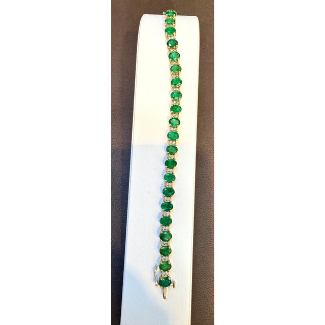 12 Carat Natural Emerald & 1 Carat Diamond Tennis Bracelet 14 Kt Yellow Gold For Sale - Image 14 of 18