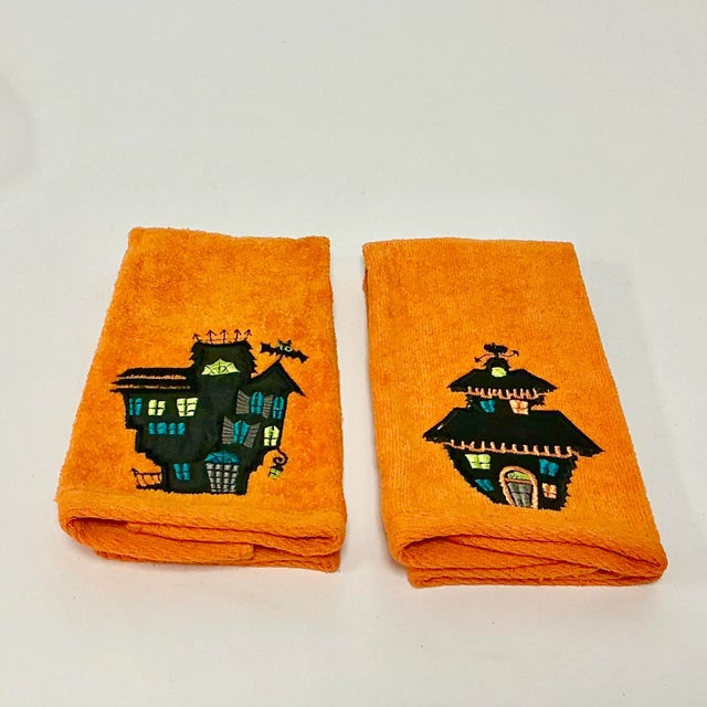 American 1980s Vintage Americana Boho Chic Halloween Haunted House Guest Tip Towels - A Pair. For Sale - Image 3 of 9