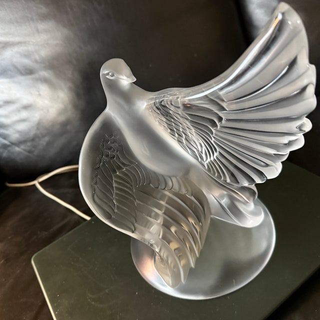 Art Deco 1990s Lalique ‘Dea’ Dove Large Sculpture French Crystal Sculpture France Signed For Sale - Image 3 of 10