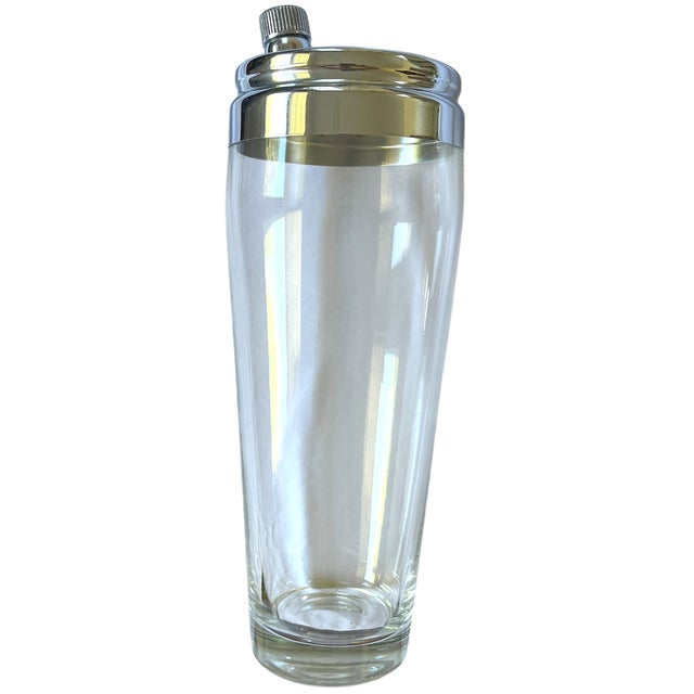 Metal 1950s Oversized Chrome & Glass Cocktail Shaker – Barware Classic After Ralph Lauren Dorothy Thorpe For Sale - Image 7 of 8