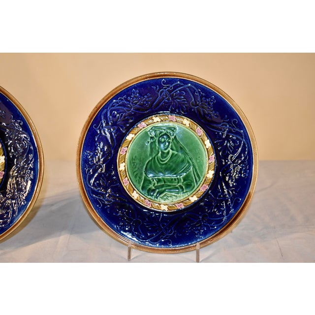 Pair of 19th Century J. Roth Majolica Plates From London For Sale In Greensboro - Image 6 of 8